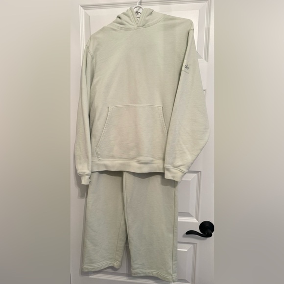 ALO Renown Heavyweight Hoodie and Heavy Weight Sweatpants Set - Picture 3 of 17